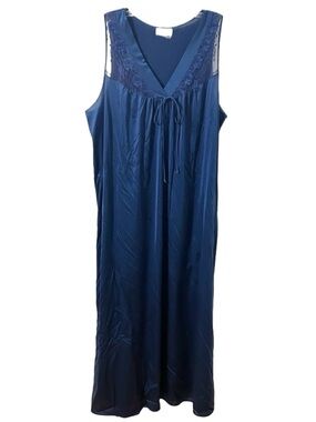 Vintage Vanity Fair Long Négligée Slip Dress Lace / Mesh Trim Gathered Neckline